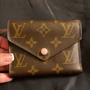 Louis Vuitton victorine Wallet